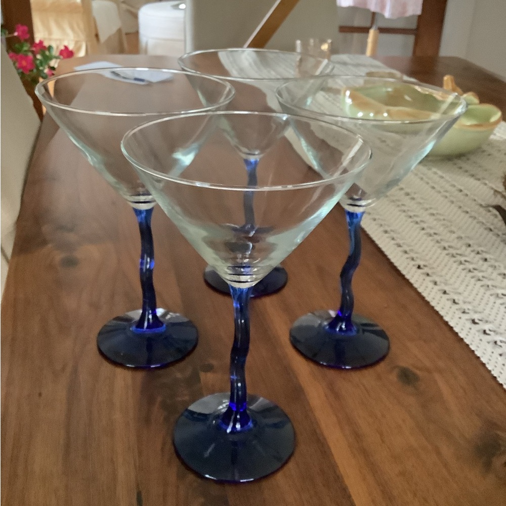 Libbey set of 4 Blue Stem Martini Glass Set - Picture 2 of 5